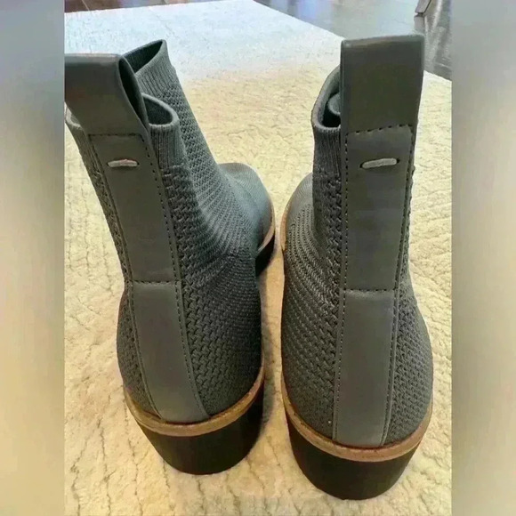 Bandolino Knit Dark Gray Wedge Ankle Booties 10 - Picture 2 of 10